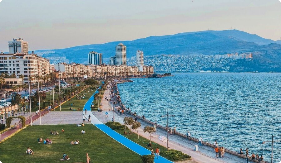 Pianifica il tuo meraviglioso tour a Izmir 
