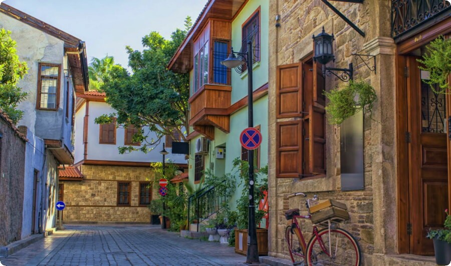 Explorer la vieille ville d'Antalya : un voyage à travers l'histoire