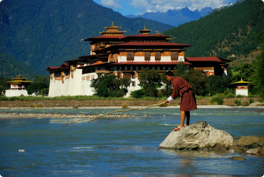 Bután para entusiastas de la aventura: rafting, ciclismo y más