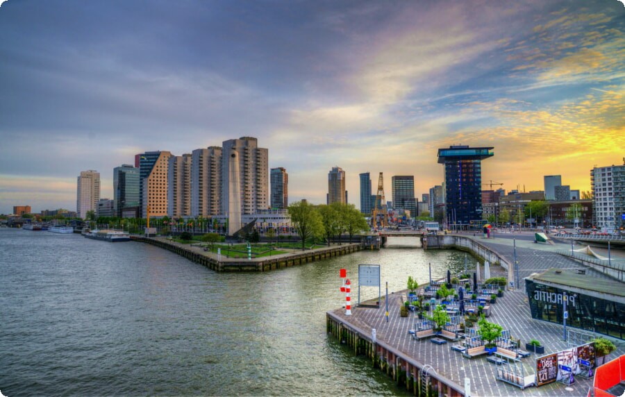 Rotterdam: En by med moderne arkitektur