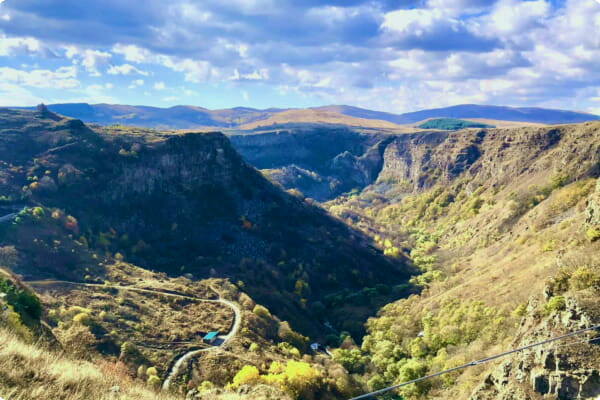 Dashbashi Canyon